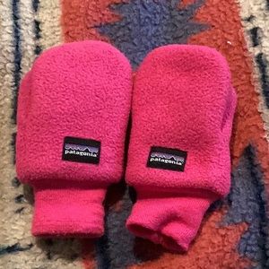 EUC Patagonia infant mittens